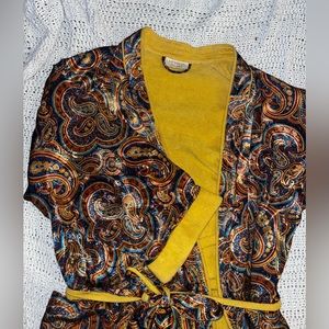 VINTAGE VICTORIAS SECRET GOLD LABEL KIMONO ROBE